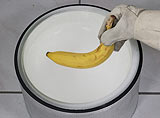 In flüssigem Stickstoff gekühlte Banane